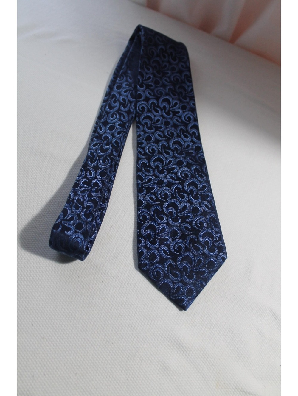 Alfani 3.75 X 60 Inch Silk Necktie, Navy & Blue Swirls, XL Tie